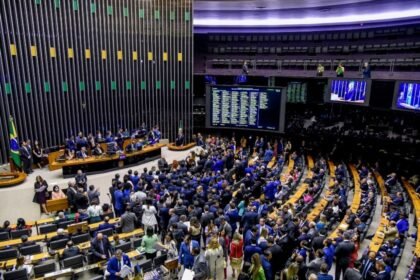 Câmara abre caminho para reduzir maioridade penal; PEC começa a ser discutida nesta quarta