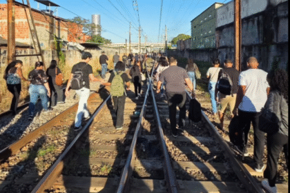 Nova operadora, velhos problemas: passageiros seguem reclamando dos trens do Rio