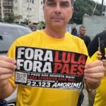 Adesivo com recado direto a Lula e Paes vira disputa em Cabo Frio