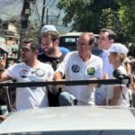 Eduardo Paes percorre Zona Norte do Rio e promete segurança