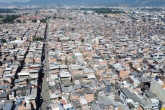 'Agora eu existo': comprovante de residência chega a moradores após regularização da água