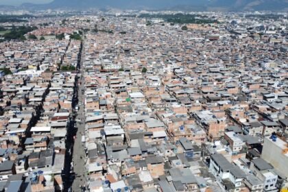 'Agora eu existo': comprovante de residência chega a moradores após regularização da água