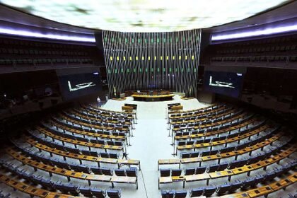 Rio tem 16,7 candidatos por vaga na Câmara Federal e fica entre os estados com maior disputa
