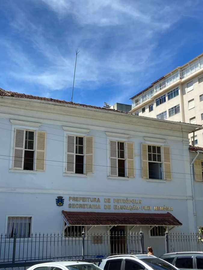 Educação cruza os braços em Petrópolis: professores param e apertam a Prefeitura