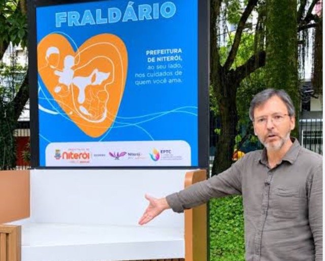 Fraldário de R$ 28 mil expõe bebês a pedófilos em Niterói. Vereador denuncia e equipamento some; veja o vídeo