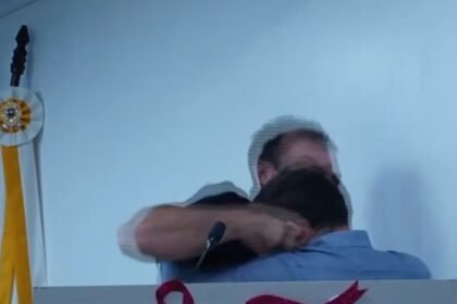 Plenário vira ringue: vereadores trocam socos dentro da Câmara no RS; veja o vídeo