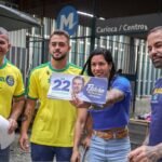 Deputados bolsonaristas vão às ruas em busca do 'vira voto' para Flávio Bolsonaro