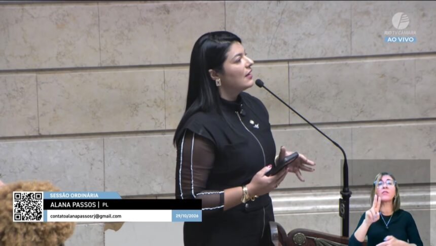 'Até papagaio fala! Agir que é bom, está faltando muito', dispara Alana Passos na Câmara do Rio