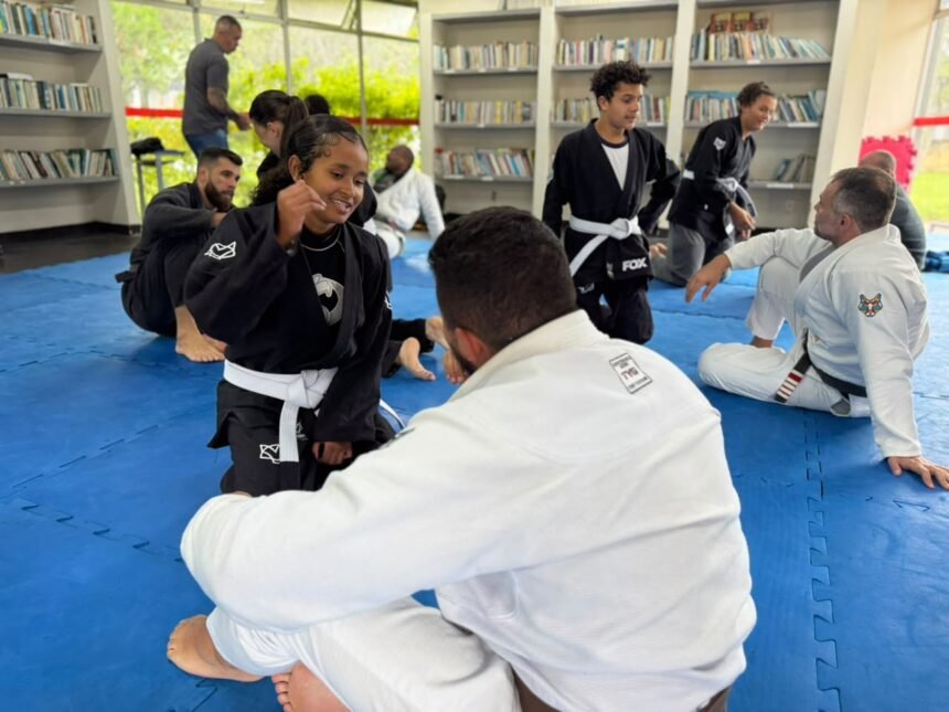 Jiu-Jítsu pode virar matéria nas escolas do RJ; projeto piloto já começou em Petrópolis