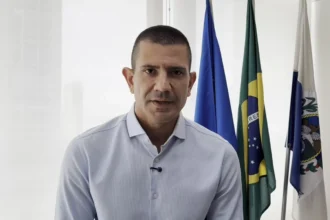 'Quer ir? Compra o ingresso!': Douglas Ruas decreta fim da mordomia de políticos na Sapucaí