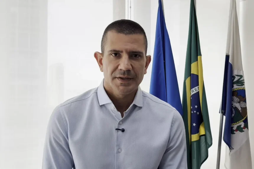 'Quer ir? Compra o ingresso!': Douglas Ruas decreta fim da mordomia de políticos na Sapucaí