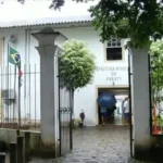 Paraty: duas empresas que funcionam no mesmo apartamento têm contratos renovados. Coincidência?
