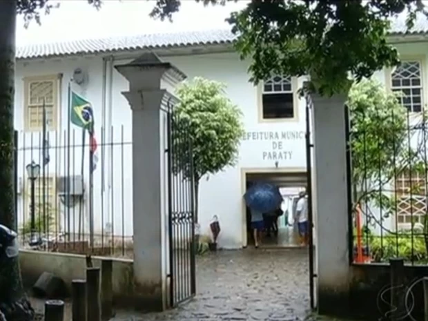 Paraty: duas empresas que funcionam no mesmo apartamento têm contratos renovados. Coincidência?