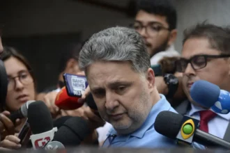 Garotinho joga a toalha no TSE, e Ruas pode levar no 1º turno